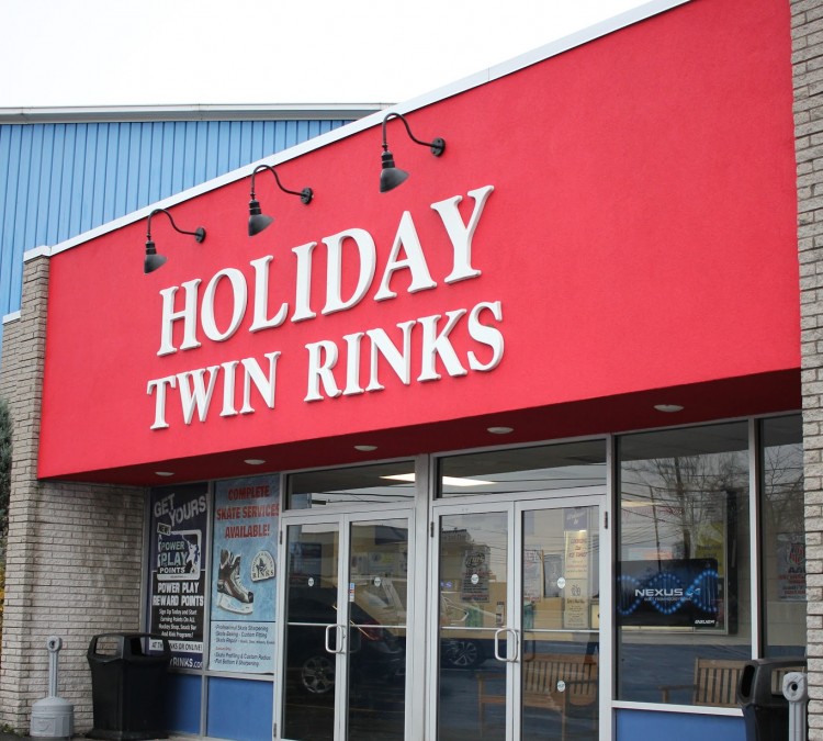holiday-twin-rinks-photo